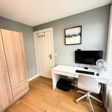Apartment 3-bedroom In Center