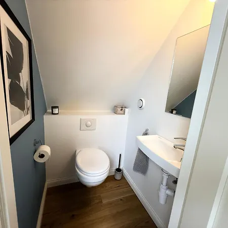 3-bedroom In Center Apartment